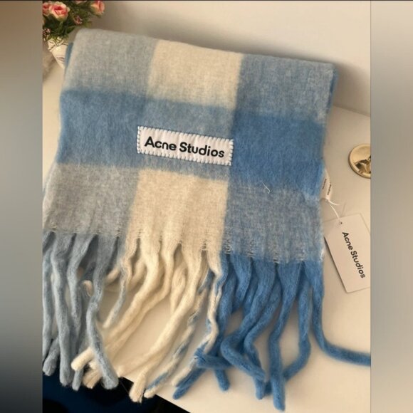 Acne studios scarf - Picture 1 of 3